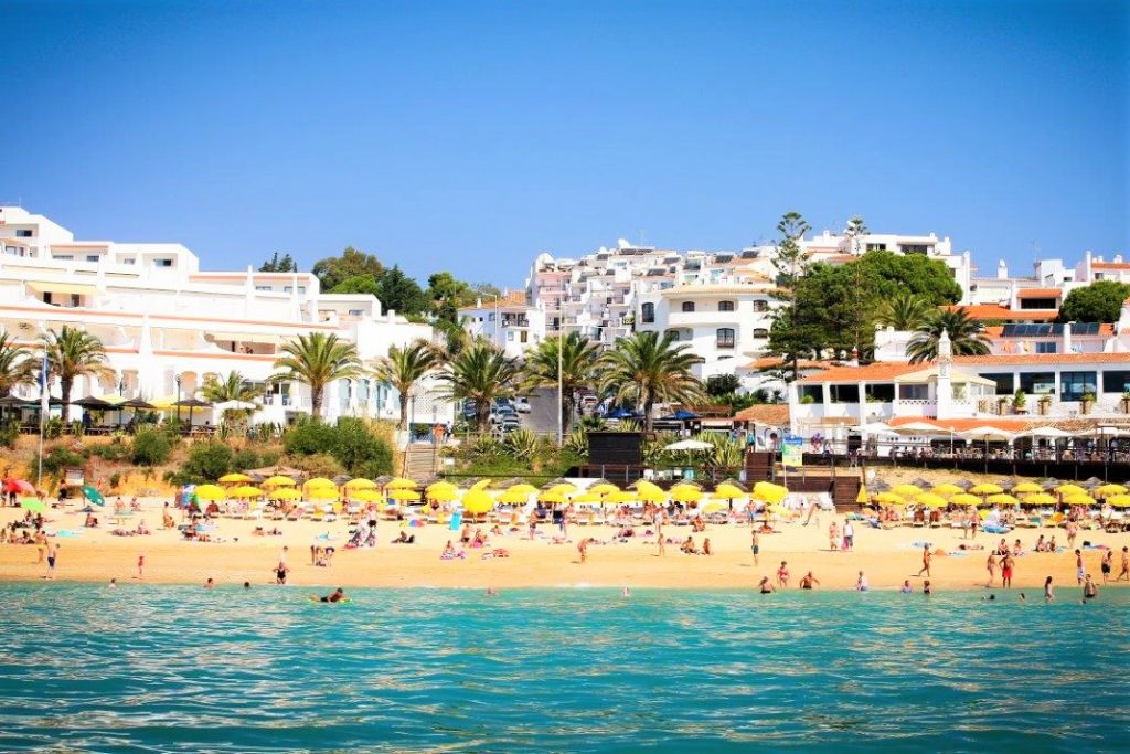 Ausgebucht sind die Hotels der Algarve zu Ostern 2019 unter anderem auch in Albufeira
